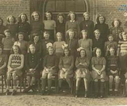 Meisjesvereniging Hellendoorn 1948-1949